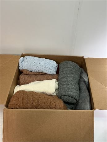Lot de 12 chandail de laine pour femme (XL/XXL)