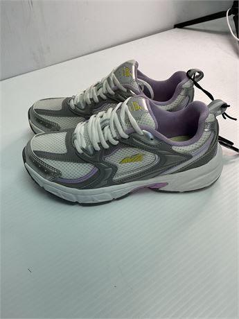 Souliers sport gris mauve femme Avia 8