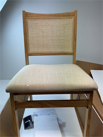 Chaise pliante avec dossier en rotin – 1 unité