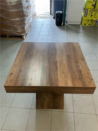 Table en bois 31,5 x 31,5 x 30 po