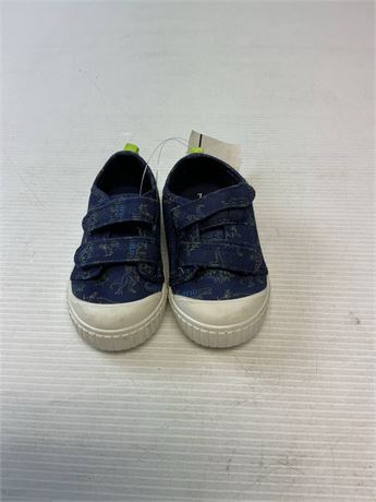 Chaussures enfants taille 7 languette verte abîmée