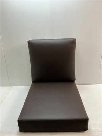 Coussins en cuir Baxton Studio