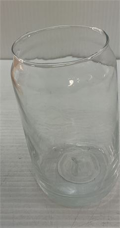 Verre en forme de canette