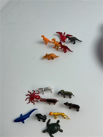 Lot de 15 jouets dinosaures et animaux