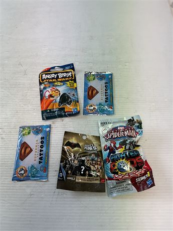 Jouets enfants assortis