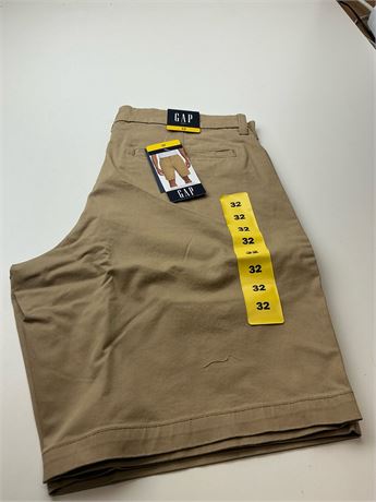Gap flat front short - size 32
