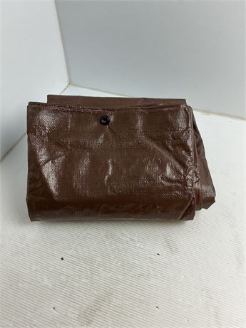 Bâche brune 15.5 x 12 pi approx.