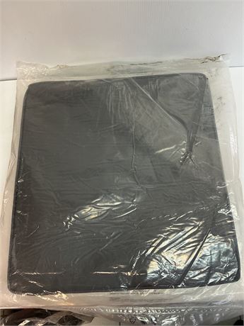 Coussin noir pour chaise extérieure 24po