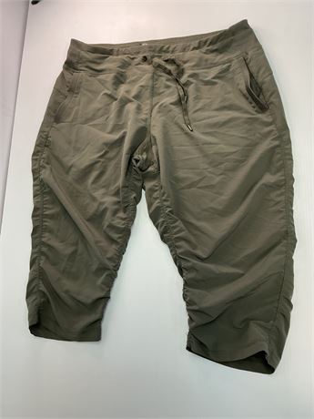 Pantalon 3/4 vert forêt femme taille XL