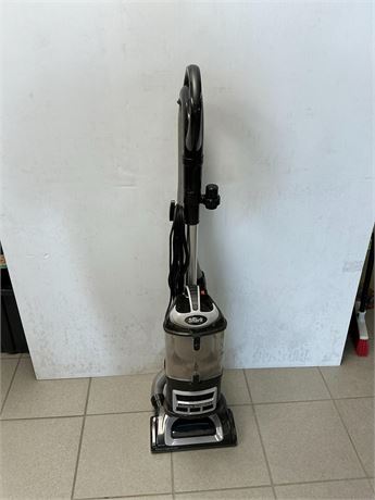 SANS ACCESSOIRES - Aspirateur Shark Navigator Lift-Away Deluxe sans accessoires