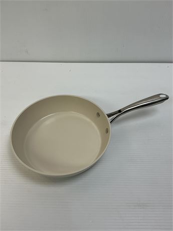 Poêle beige Gotham Steel 10 po à rebords hauts