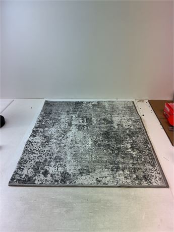 Tapis gris et blanc 35 po x 60 po