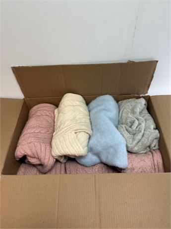 Lot de 12 chandail de laine pour femme (M/L)