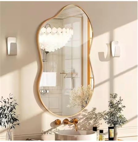 Miroir mural asymétrique à cadre doré en aluminium 26 x 4 po