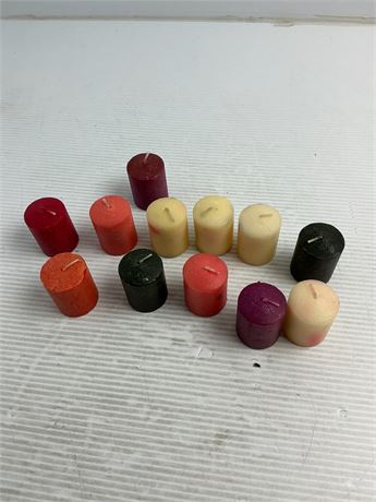 Lot de 12 petites bougies couleurs aléatoires