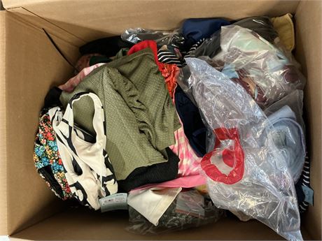 Lot de 46 maillots de bain FEMMES tailles variées TARGET