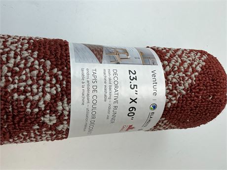 Chemin de table décoratif rouge 23,5 x 60 po