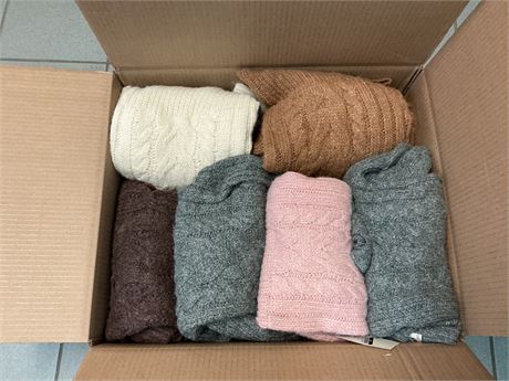 Lot de 12 chandail de laine pour femme (S/XS)