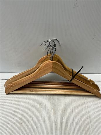 Cintres bois (10 pcs)