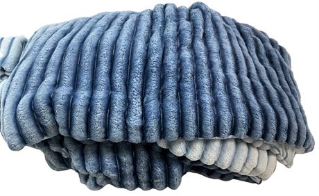 Couverture (104 x 90 po - KING) et ens. de taies d'oreiller